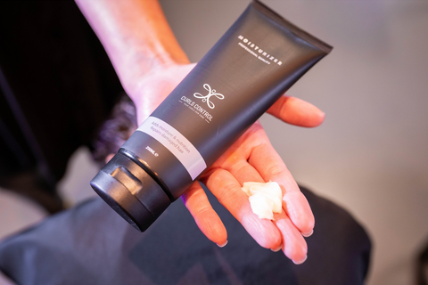 Waarom vocht belangrijk is voor krullend haar